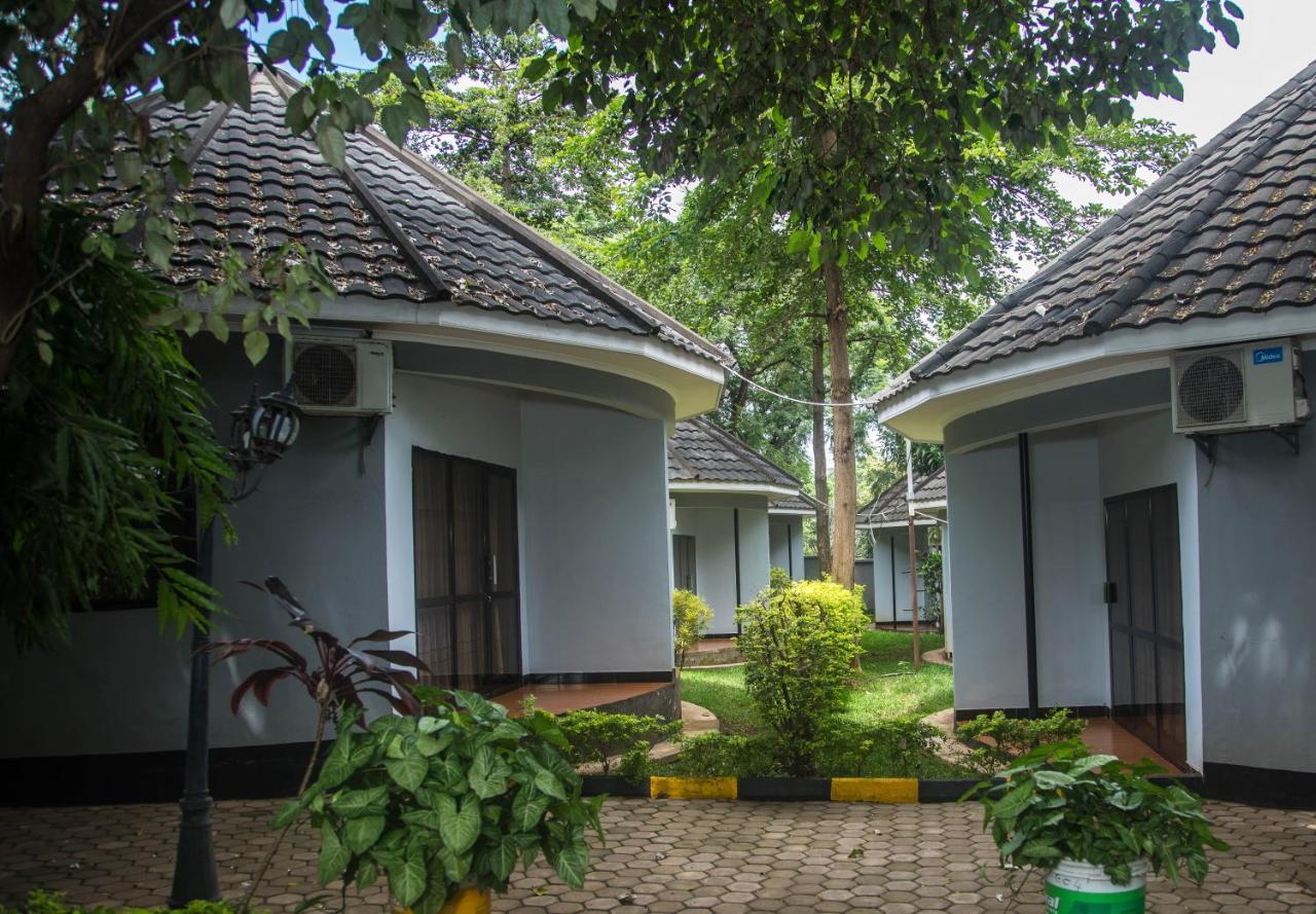 Panama Garden Resort Moshi Esterno foto